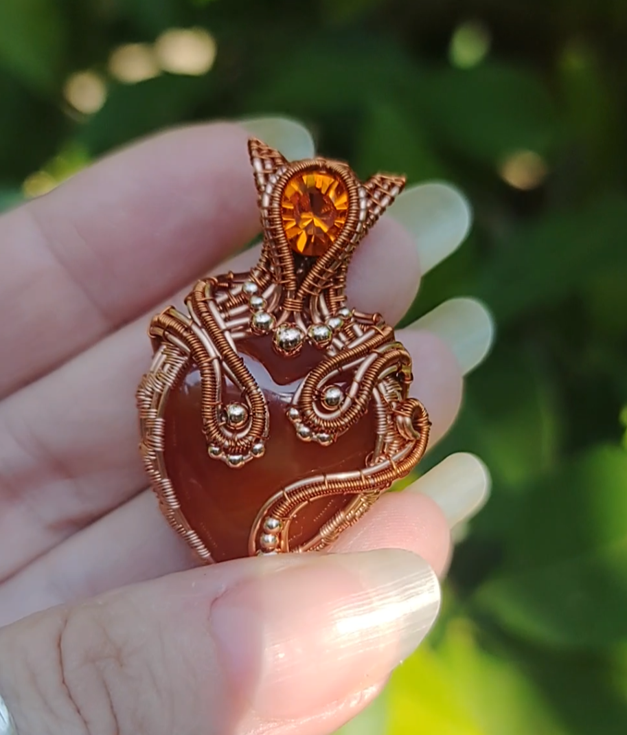Cute little kitty 😸♥️ heart pendant