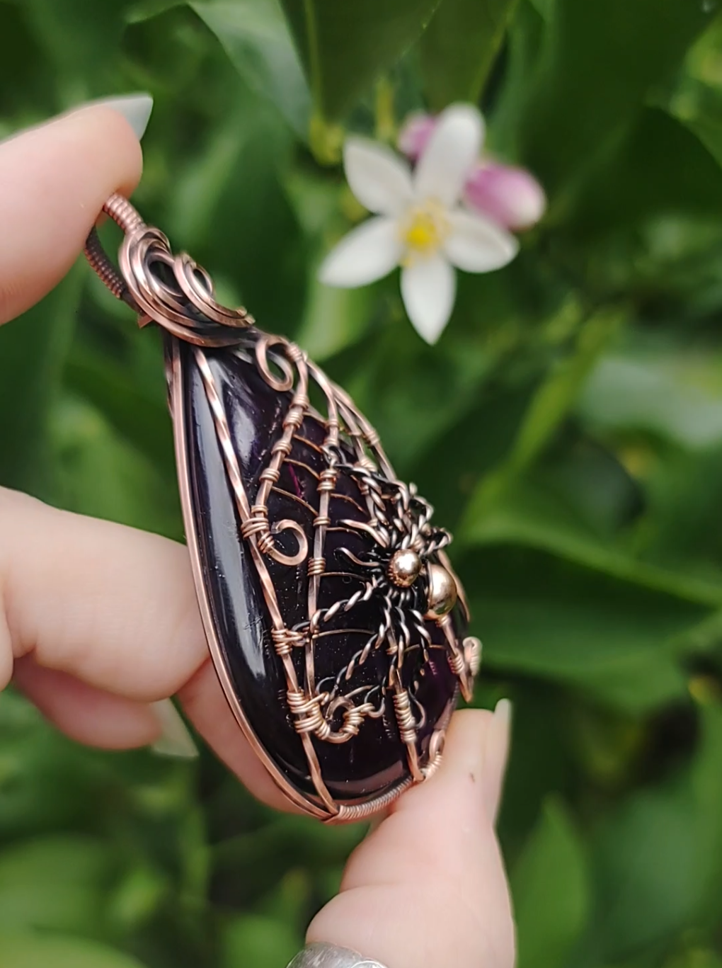 Spooky Spider ๐ธ๏ธ๐ท๏ธ Pendant ๐