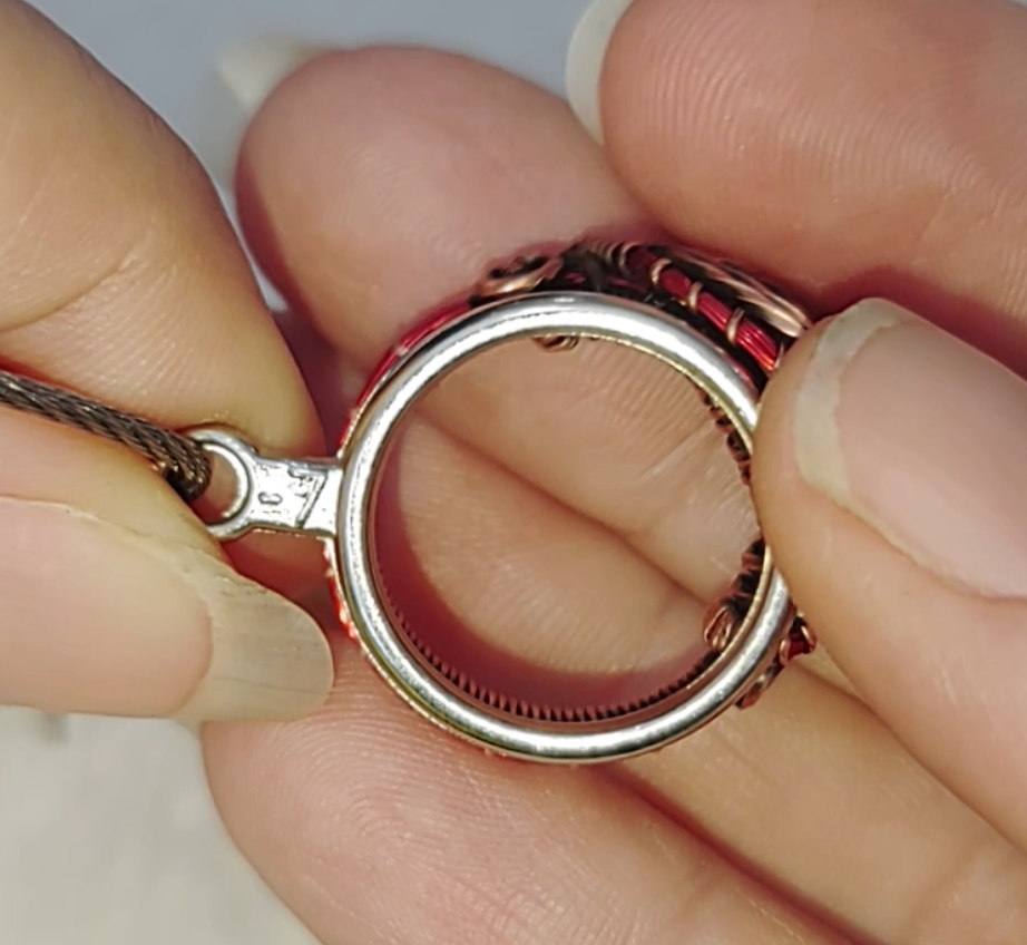 Red crystal ringš size 7