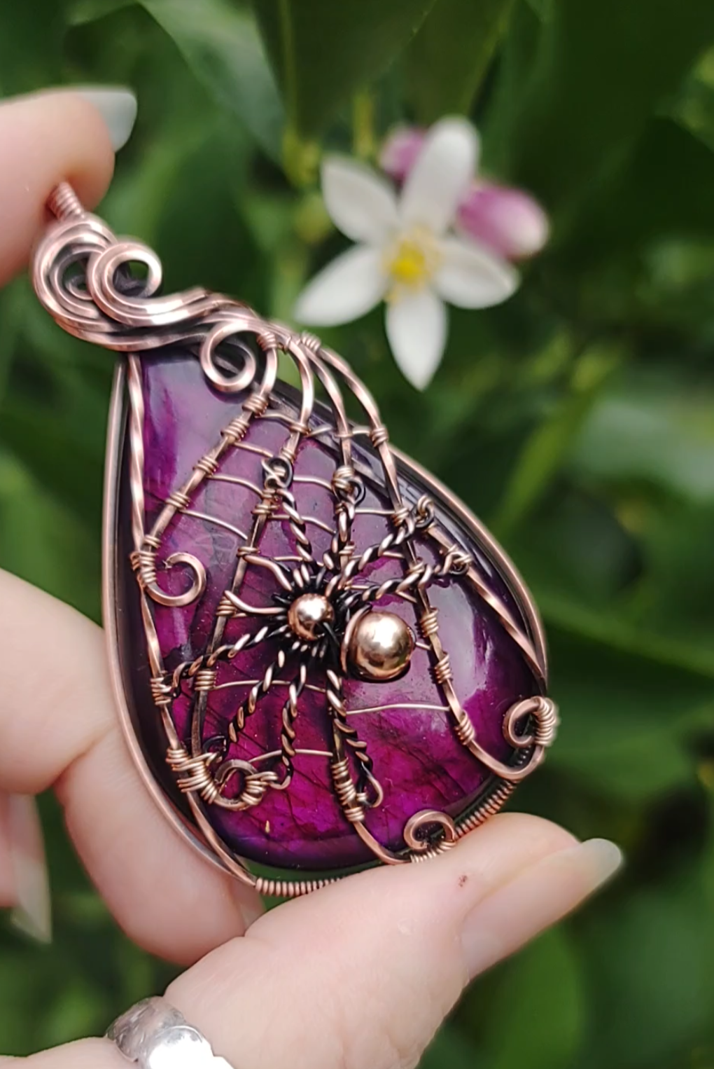 Spooky Spider ๐ธ๏ธ๐ท๏ธ Pendant ๐