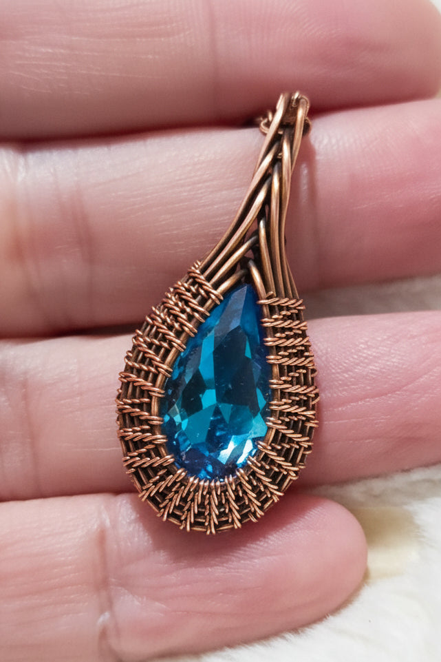 💧 Water Drop Pendant