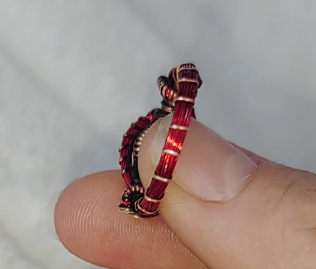 Red crystal ringš size 7