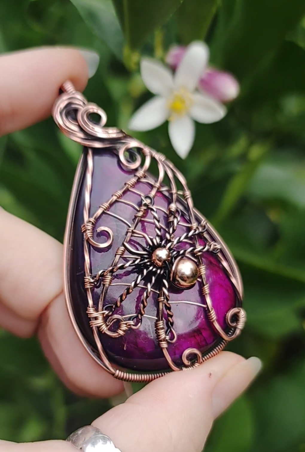 Spooky Spider ๐ธ๏ธ๐ท๏ธ Pendant ๐