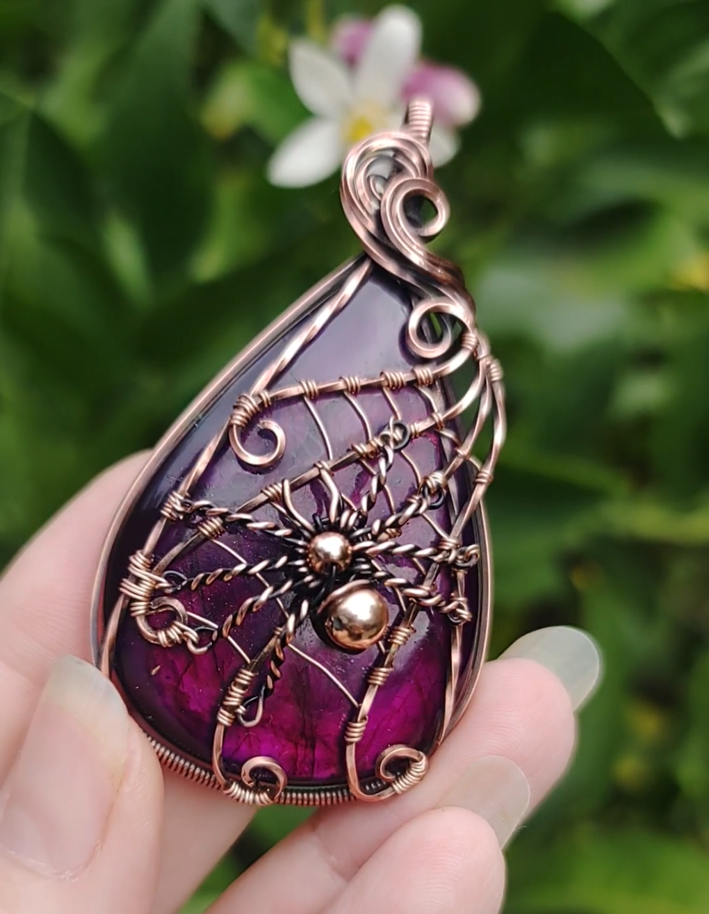 Spooky Spider ๐ธ๏ธ๐ท๏ธ Pendant ๐