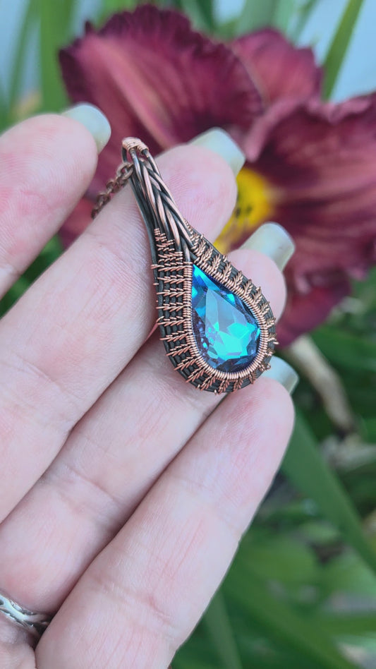 💧 Tear Drop Pendant