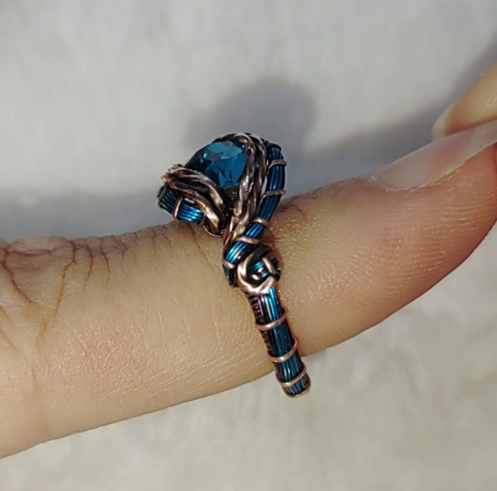 Blue crystal ring💍 size 7