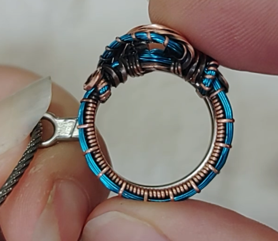 From the Tutorial - Blue/Green crystal 💍 size 7