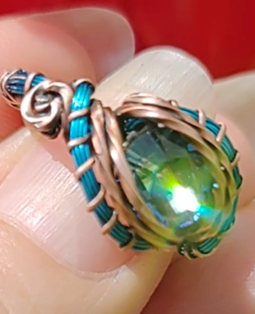 From the Tutorial - Blue/Green crystal 💍 size 7