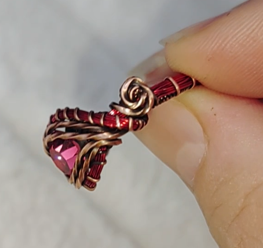 Red crystal ring💍 size 7