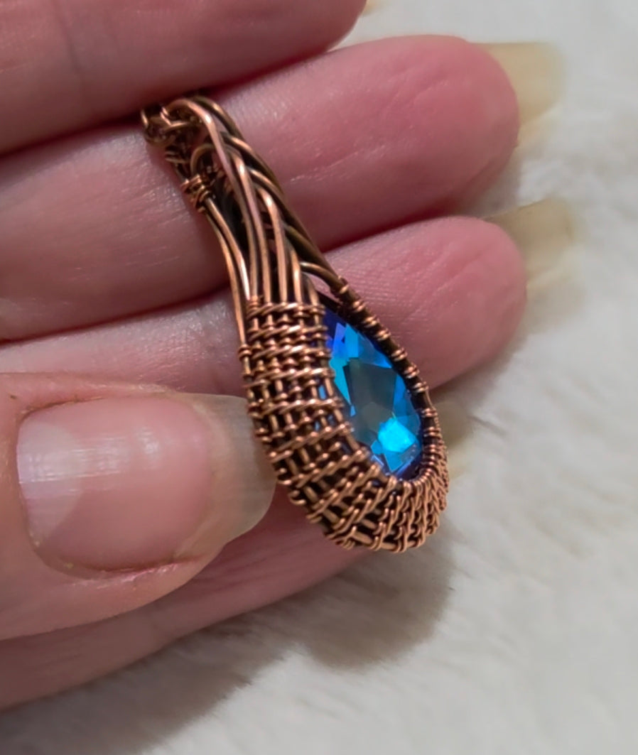 💧 Water Drop Pendant