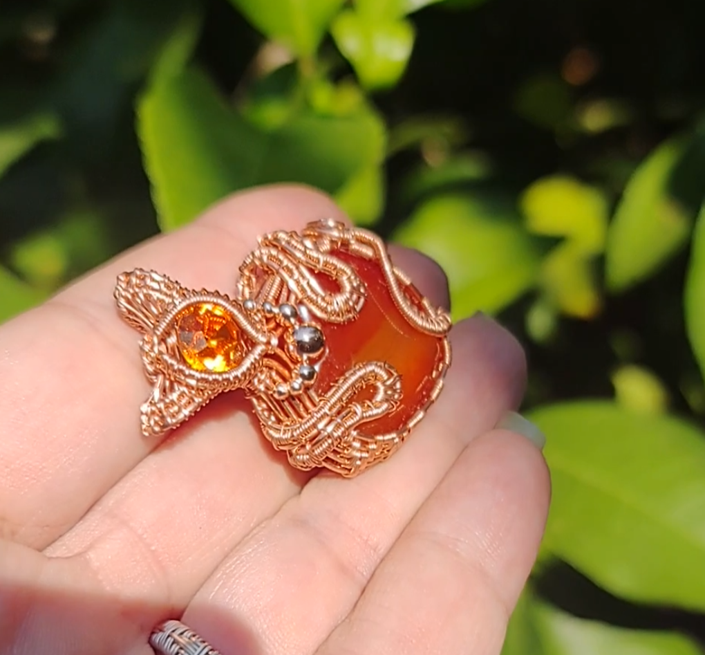 Cute little kitty 😸♥️ heart pendant