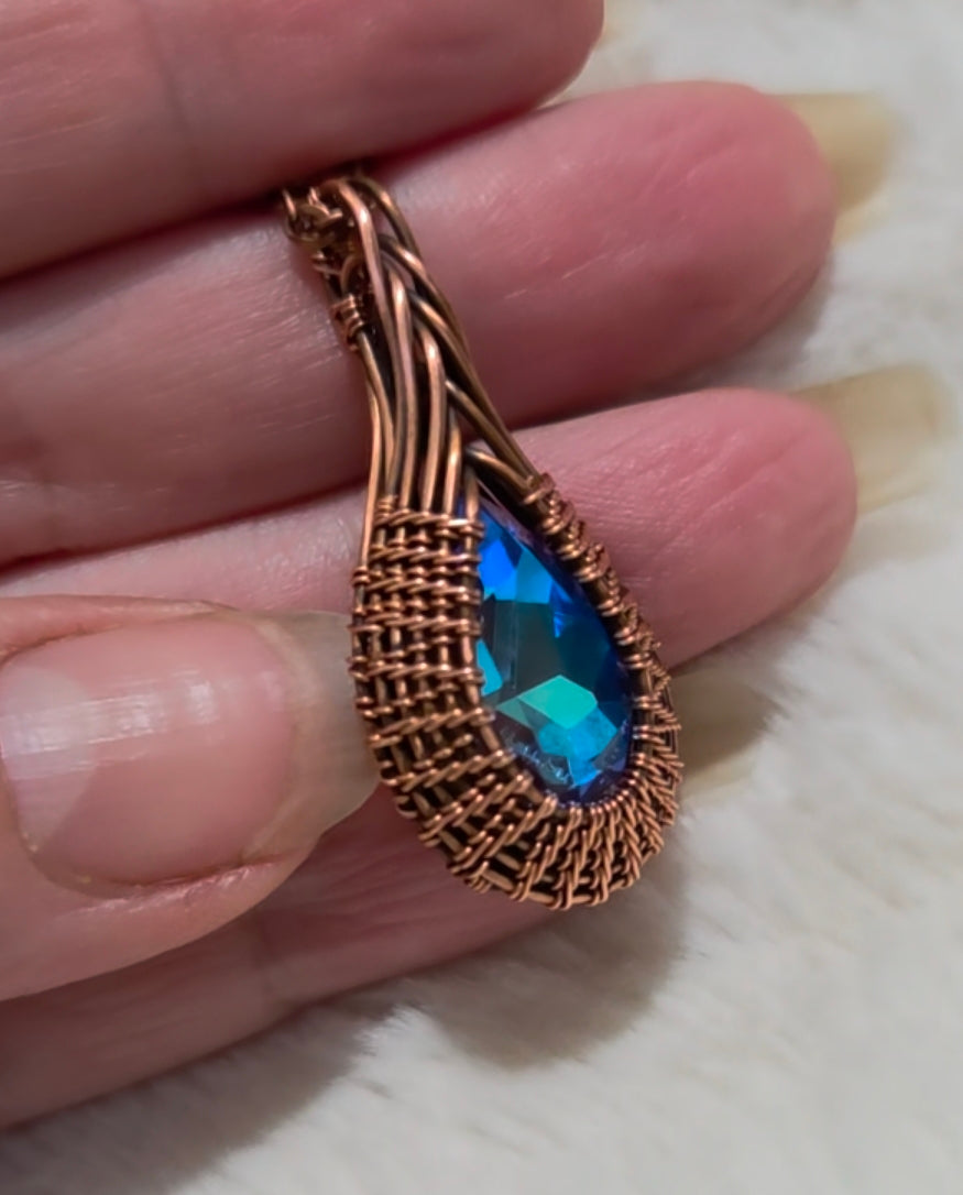 💧 Water Drop Pendant