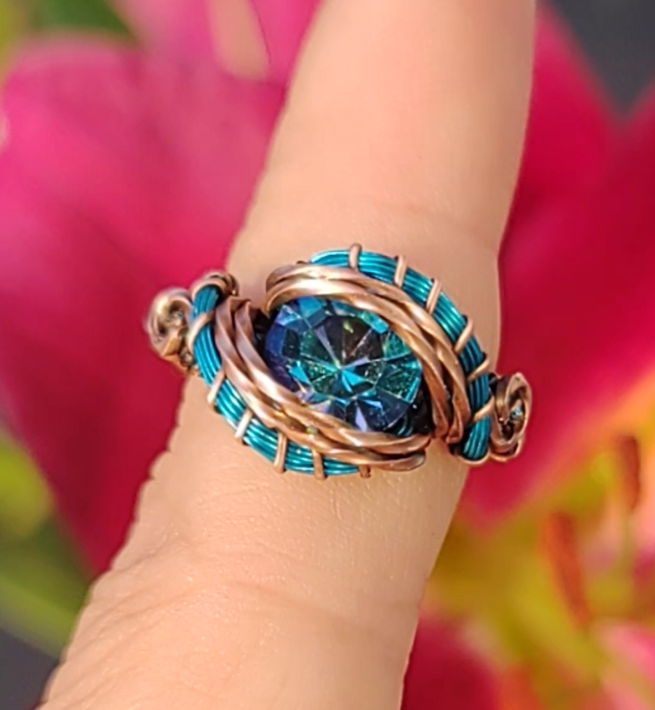 From the Tutorial - Blue/Green crystal 💍 size 7
