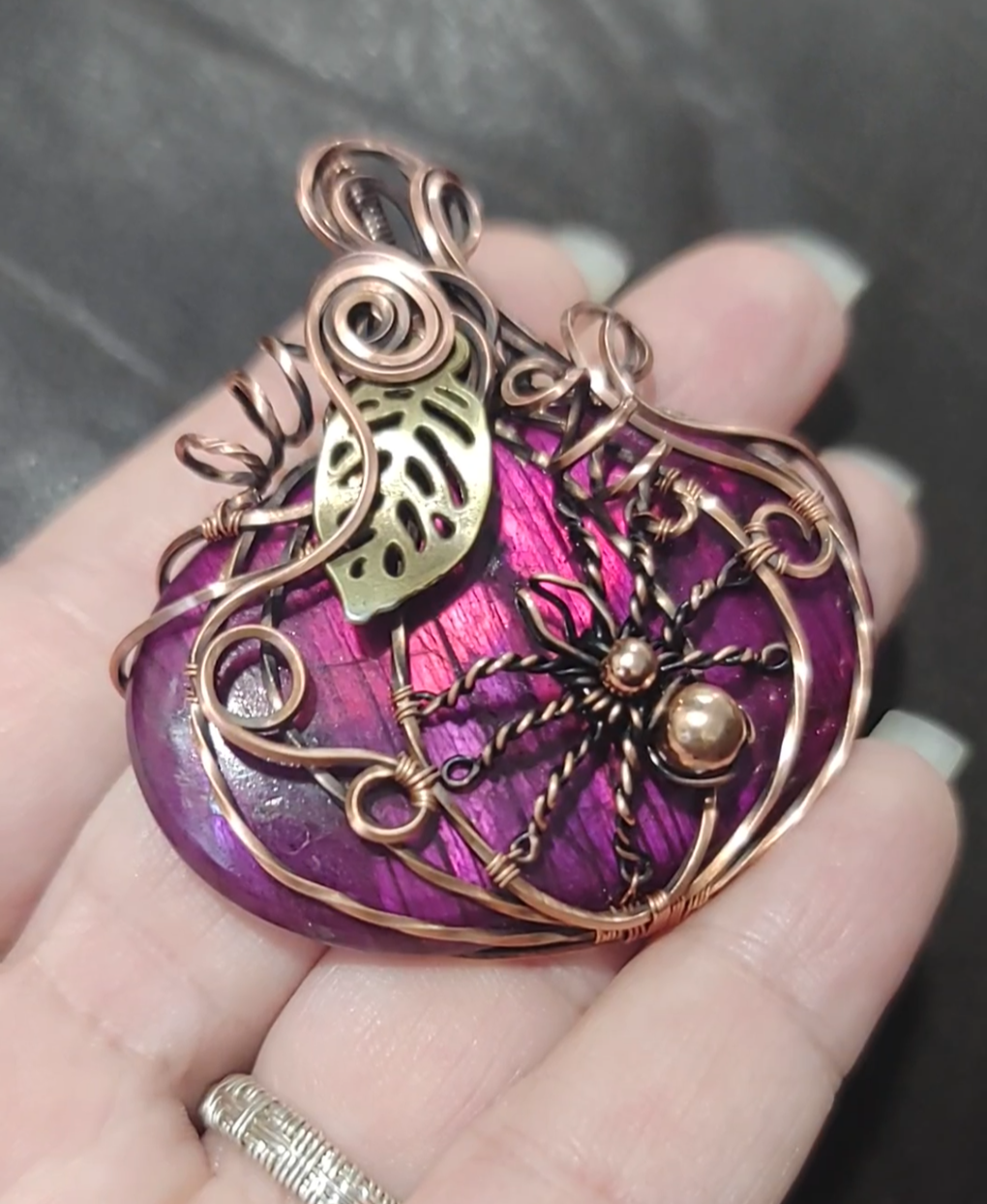 Spooky Spider pumpkin 🎃🕸️🕷️ Pendant 👀