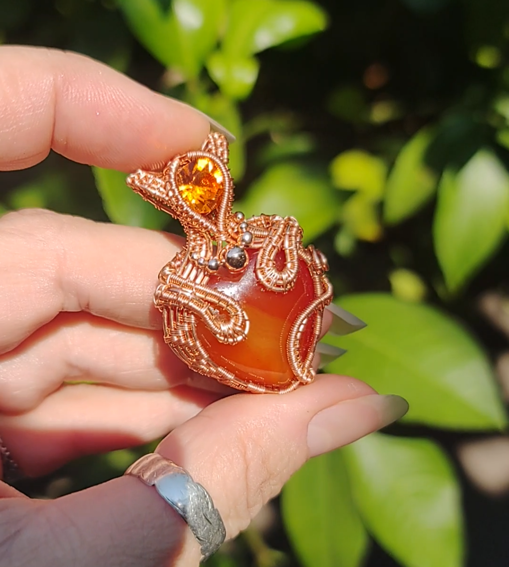 Cute little kitty 😸 ♥️ heart pendant