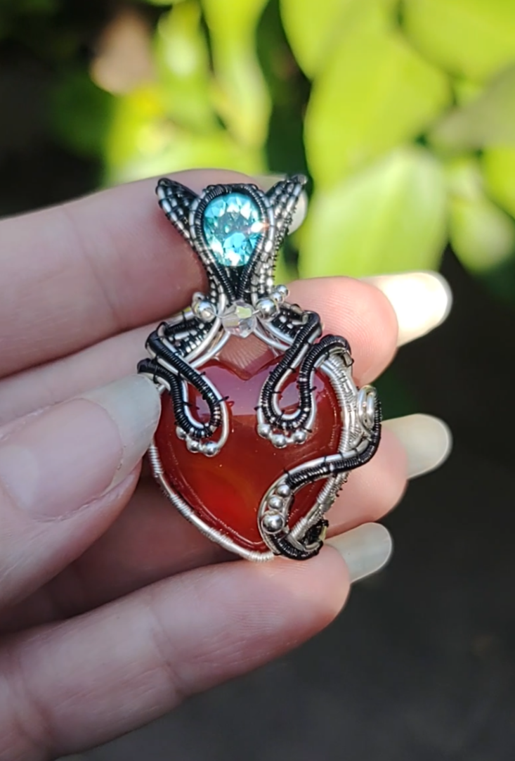 kitty 😸💙 heart pendant
