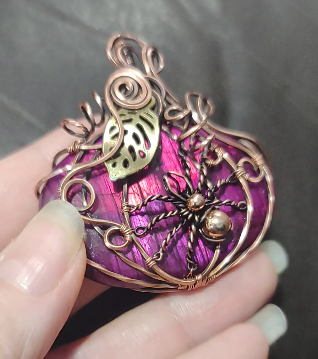 Spooky Spider pumpkin 🎃🕸️🕷️ Pendant 👀