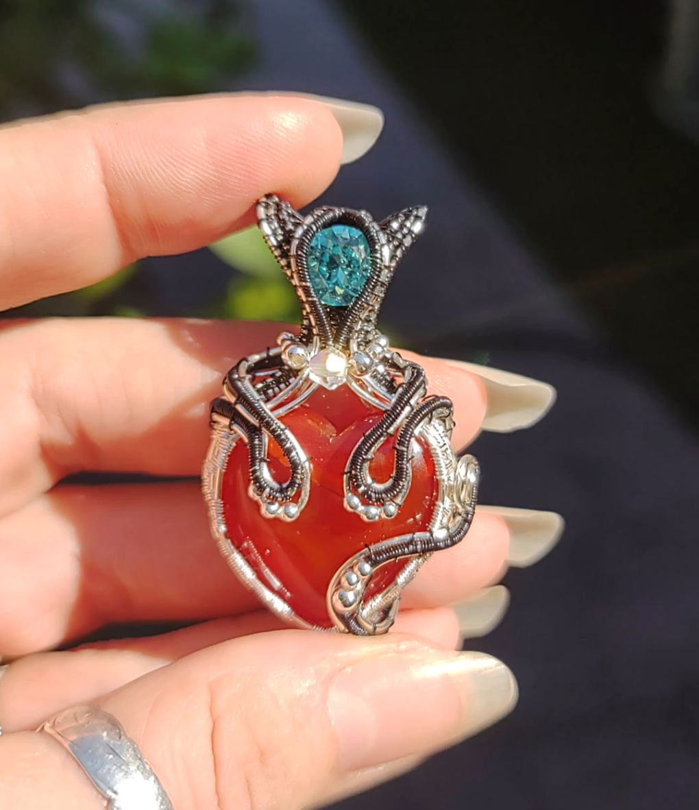 kitty 😸💙 heart pendant