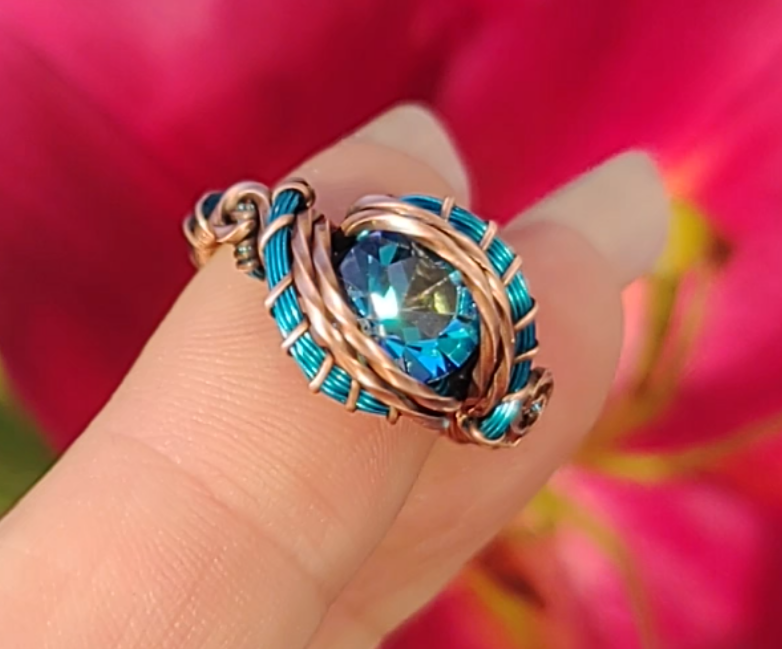 From the Tutorial - Blue/Green crystal 💍 size 7