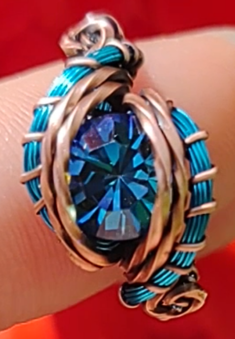From the Tutorial - Blue/Green crystal 💍 size 7