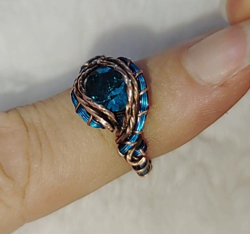 Blue crystal ring💍 size 7