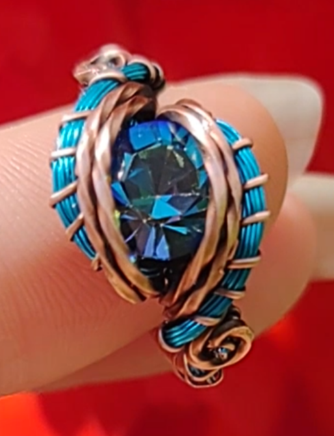 From the Tutorial - Blue/Green crystal 💍 size 7