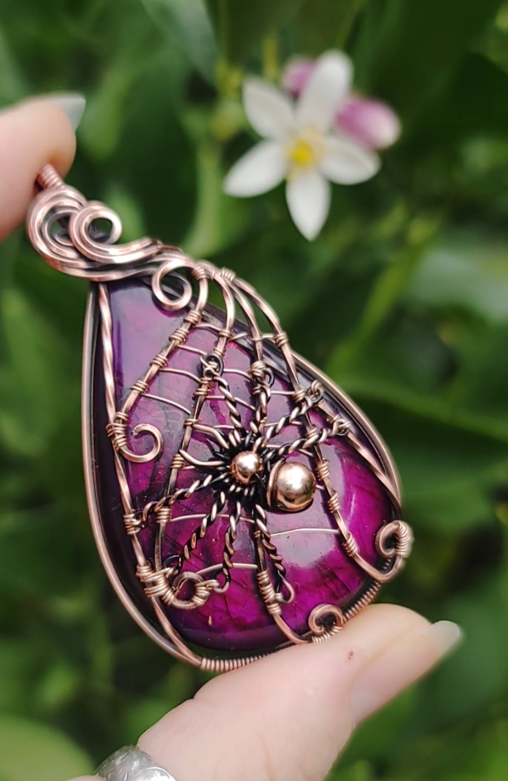 Spooky Spider 🕸️🕷️ Pendant 👀