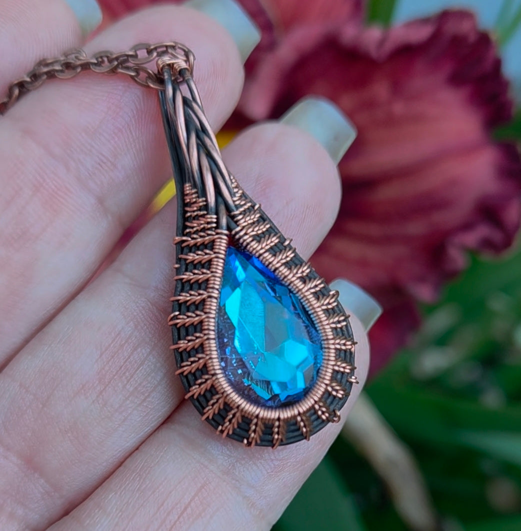 💧 Tear Drop Pendant