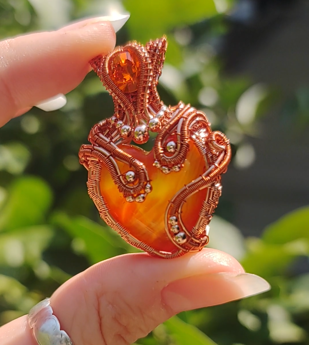Cute little kitty 😸♥️ heart pendant