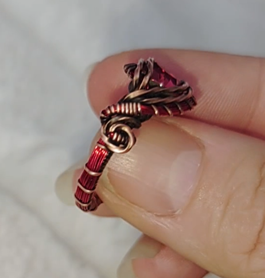 Red crystal ring💍 size 7
