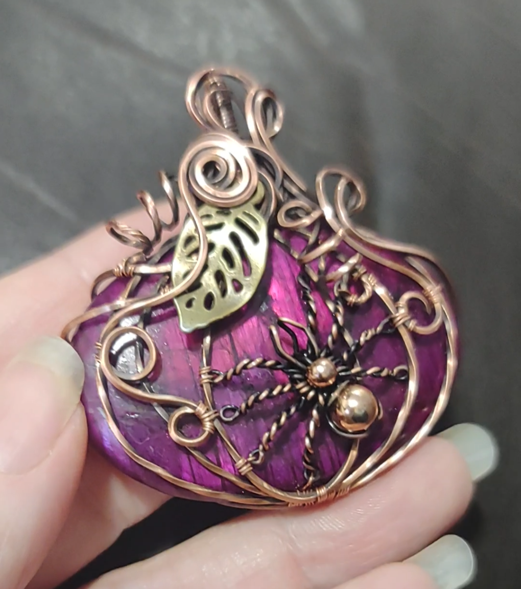 Spooky Spider pumpkin 🎃🕸️🕷️ Pendant 👀