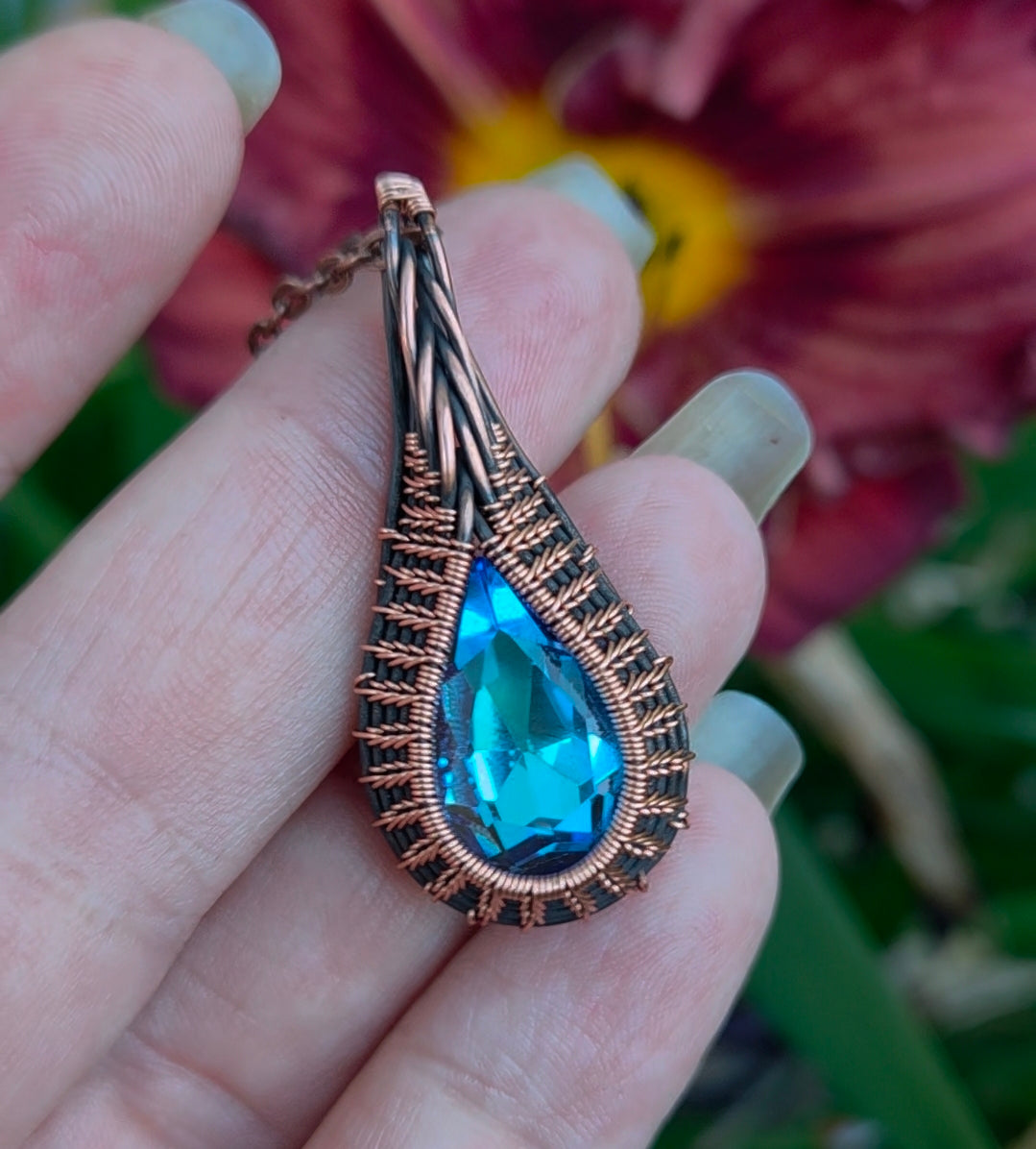 💧 Tear Drop Pendant
