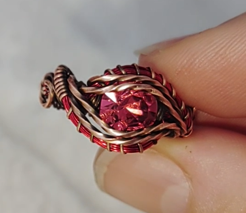 Red crystal ring💍 size 7