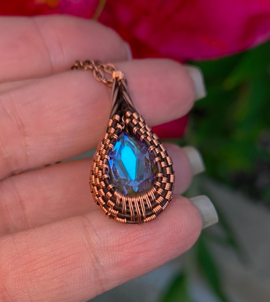 Tear Drop Pendant 💧