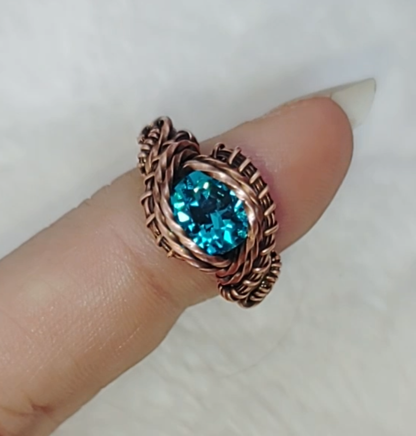 Blue crystal ring💍 size 6