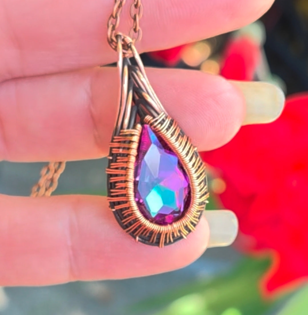 💧💗Tear Drop Pendant