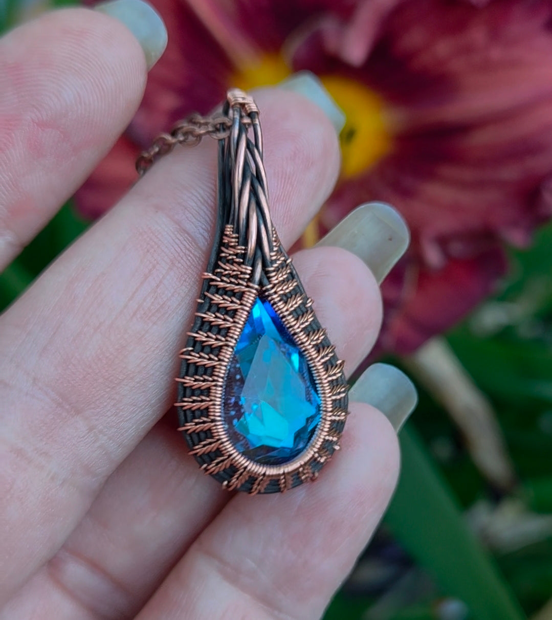 💧 Tear Drop Pendant