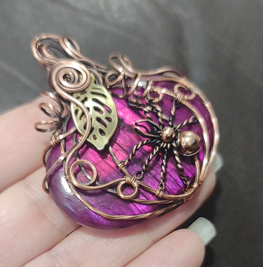 Spooky Spider pumpkin 🎃🕸️🕷️ Pendant 👀