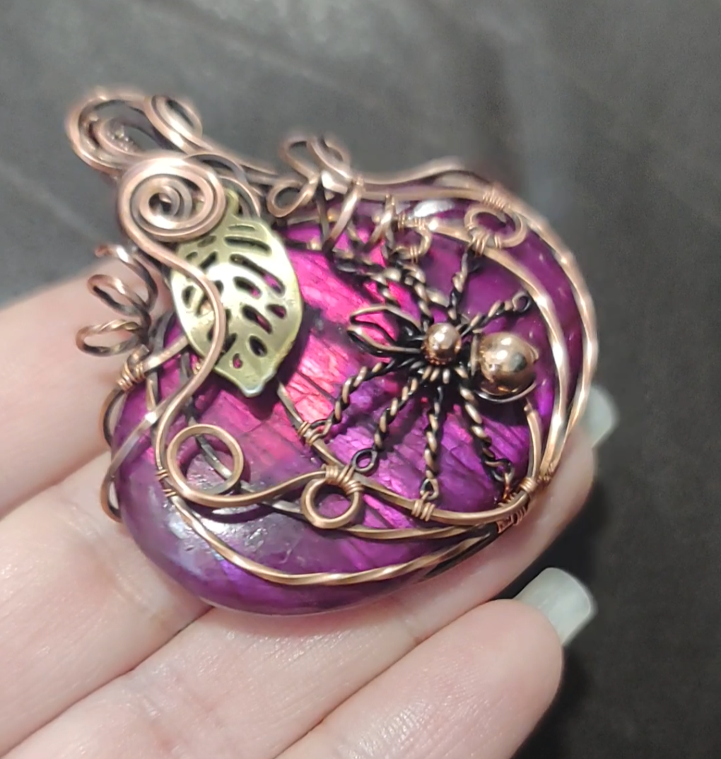 Spooky Spider pumpkin 🎃🕸️🕷️ Pendant 👀