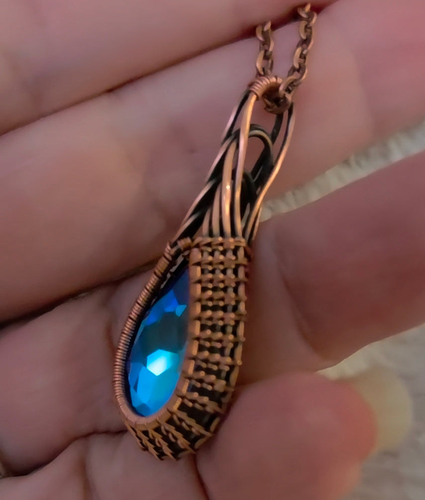 💧 Water Drop Pendant